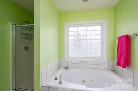 Bath - 1611 Emmaus Walk, Conover, NC 28613 photo 2 of 3