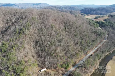 150 Mckinley Hl, Sugar Grove, NC 28679