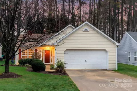 7335 Henderson Park Rd, Huntersville, NC 28078