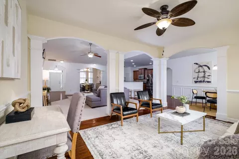 8928 Carneros Creek Rd, Charlotte, NC 28214