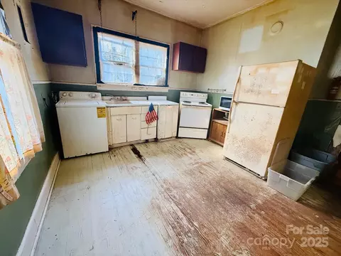 Kitchen - 45 Gladden St, Marion, NC 28752 photo 1 of 1