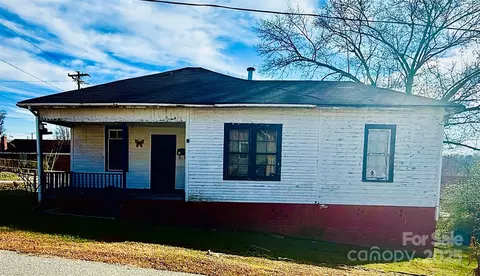 45 Gladden St, Marion, NC 28752