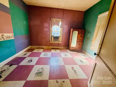 Bedroom - 45 Gladden St, Marion, NC 28752 photo 3 of 3