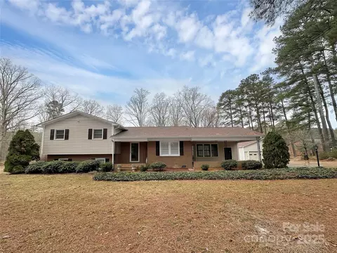 725 Willis Rd, Dallas, NC 28034