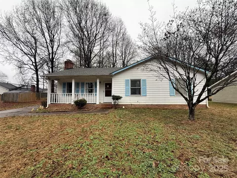 5724 Glenshire Ct, Charlotte, NC 28269