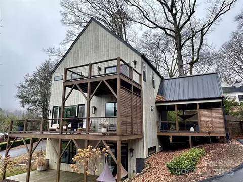 171 Surrey Rd, Waynesville, NC 28786