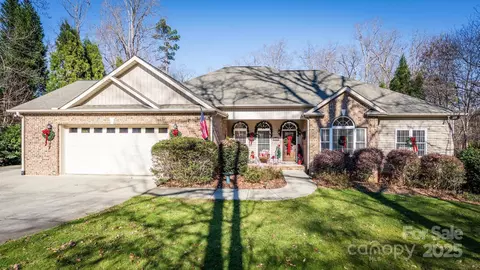 126 Grayrock Dr, Statesville, NC 28677