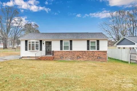 424 N Center St, Oakboro, NC 28129