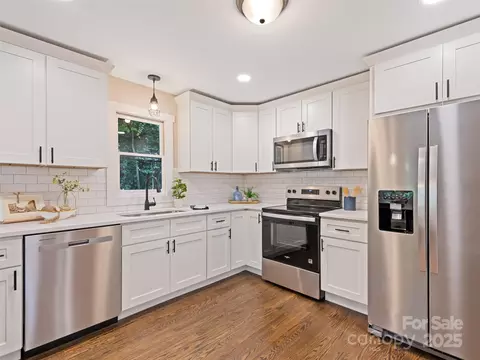 106 Arnold Hts, Waynesville, NC 28786