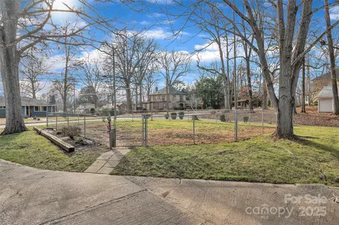 Exterior - 528 Mitchell Ave, Salisbury, NC 28144 photo 7 of 9