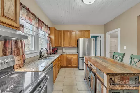 Kitchen - 528 Mitchell Ave, Salisbury, NC 28144 photo 1 of 4