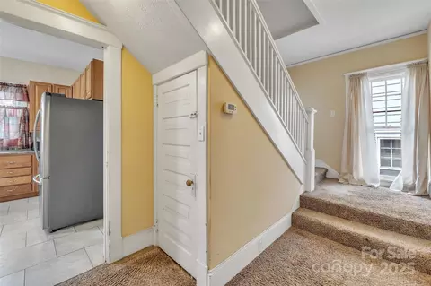 Entry Way - 528 Mitchell Ave, Salisbury, NC 28144 photo 2 of 2