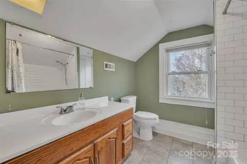 Bath - 528 Mitchell Ave, Salisbury, NC 28144 photo 6 of 6