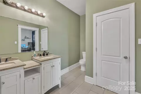 Bath - 528 Mitchell Ave, Salisbury, NC 28144 photo 3 of 6