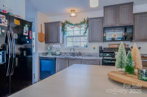 1471 Howard Gap Loop Rd, Flat Rock, NC 28731 photo 14