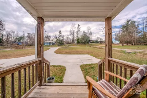 1471 Howard Gap Loop Rd, Flat Rock, NC 28731 photo 37