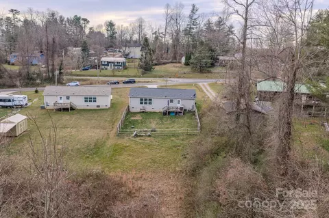 1471 Howard Gap Loop Rd, Flat Rock, NC 28731 photo 5