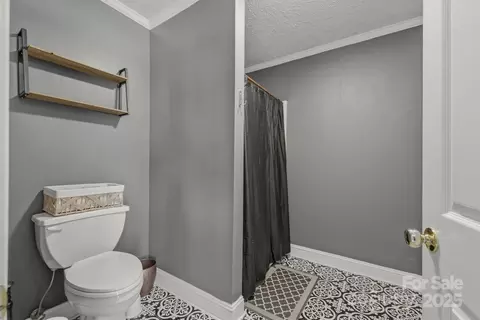 Bath - 102 Page St, Morganton, NC 28655 photo 1 of 1