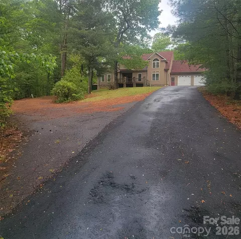31 Reeds Creek Rd, Fairview, NC 28730