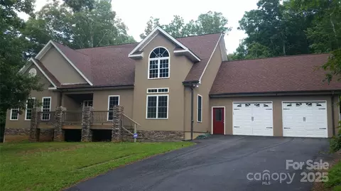 31 Reeds Creek Rd, Fairview, NC 28730