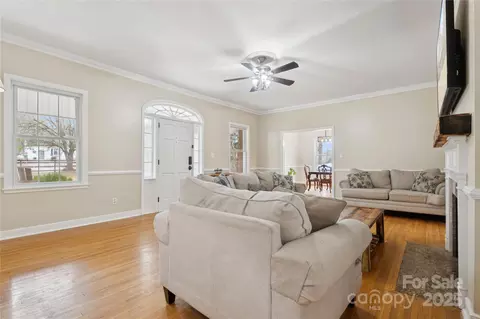 Living - 514 W Barr St, Lancaster, SC 29720 photo 3 of 3