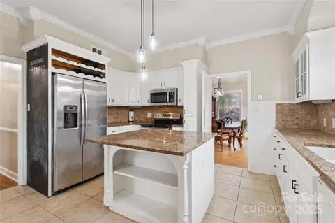 Kitchen - 514 W Barr St, Lancaster, SC 29720 photo 1 of 3
