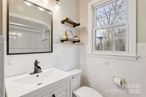 Bath - 514 W Barr St, Lancaster, SC 29720 photo 2 of 3