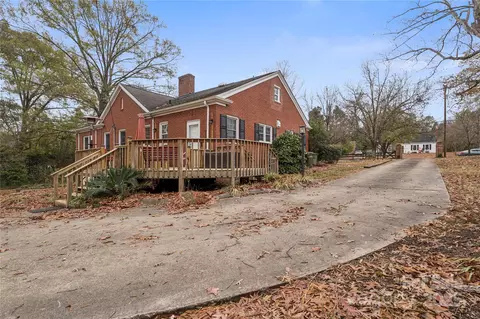 Exterior - 514 W Barr St, Lancaster, SC 29720 photo 3 of 5