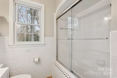 Bath - 514 W Barr St, Lancaster, SC 29720 photo 3 of 3