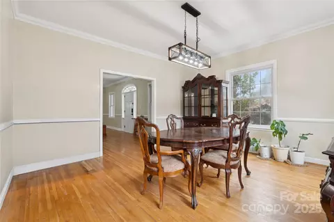 Dining - 514 W Barr St, Lancaster, SC 29720 photo 3 of 3