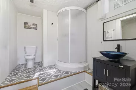 Bath - 240 Markley Dr, Flat Rock, NC 28731 photo 2 of 2