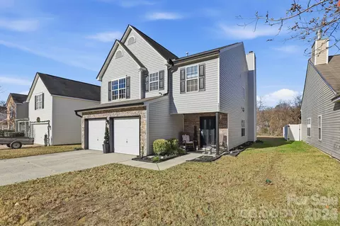 5825 Brookfield Pointe Dr, Charlotte, NC 28216