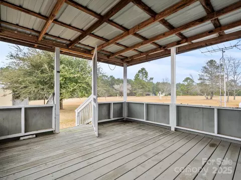 Exterior - 3231 Rocky Ridge Rd, Wallace, SC 29596 photo 4 of 6