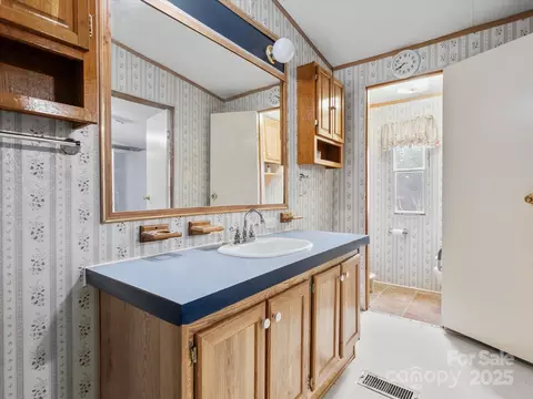 Bath - 3231 Rocky Ridge Rd, Wallace, SC 29596 photo 3 of 4