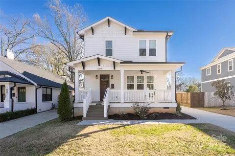 1009 Pryor St, Charlotte, NC 28208