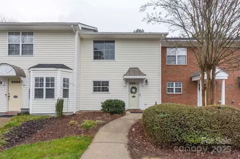4226 Melrose Club Dr, Matthews, NC 28105