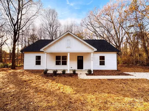 1426 Harris St, Statesville, NC 28677
