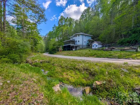 77 Griffith Branch Rd, Green Mountain, NC 28740