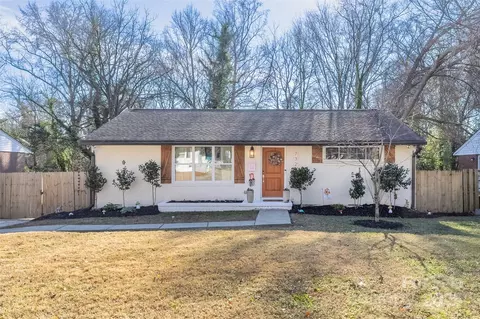 732 Manhasset Rd, Charlotte, NC 28209