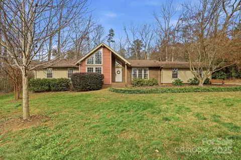 301 Chestnut Ln, Statesville, NC 28625