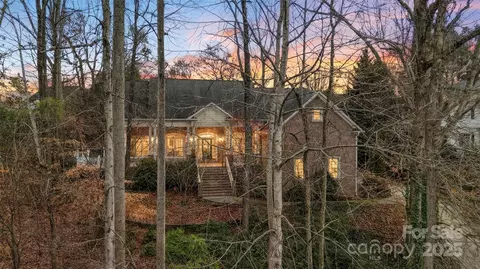 1404 Mt Isle Harbor Dr, Charlotte, NC 28214