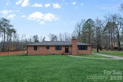 326 Neal Dr, Charlotte, NC 28213