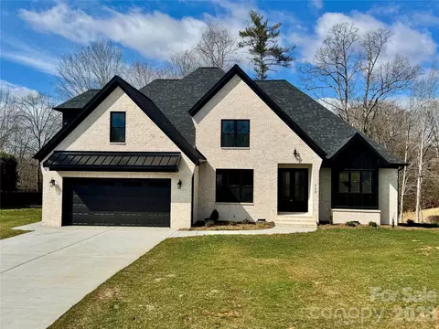 112 Wexford 5 Pointe Pointe #5, Hickory, NC 28601