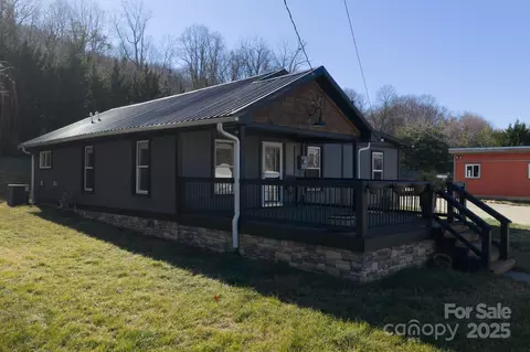 206 Martin Rd, Swannanoa, NC 28778