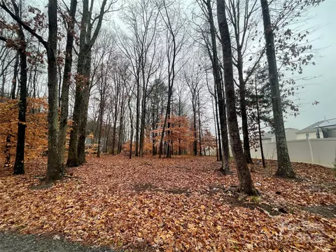 8231 Teeter Dr, Charlotte, NC 28215