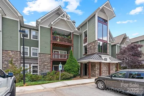 2000 Olde Eastwood Village 305 Blvd #305, Asheville, NC 28803