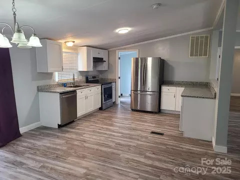 Kitchen - 1098 Remington Dr, Conover, NC 28613 photo 1 of 1
