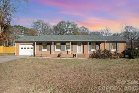830 S Magnolia St, Mooresville, NC 28115