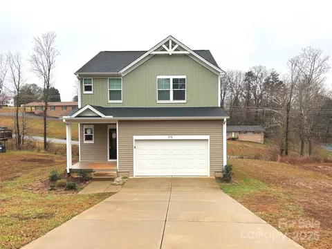 578 30th Avenue Ne Cir NE, Hickory, NC 28601