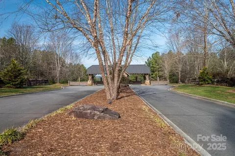 125 Catawba Cove Nw Dr NW, Valdese, NC 28690